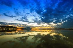 LOL赛事-蒂亚戈风暴眼，一场友谊赛如何演变为个人战术教科书—荷兰防线在加拿大冲击下的结构性溃散