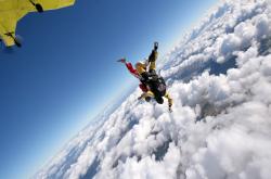 英雄联盟总决赛赛程-钱塘江的灯光，夏洛特的雨