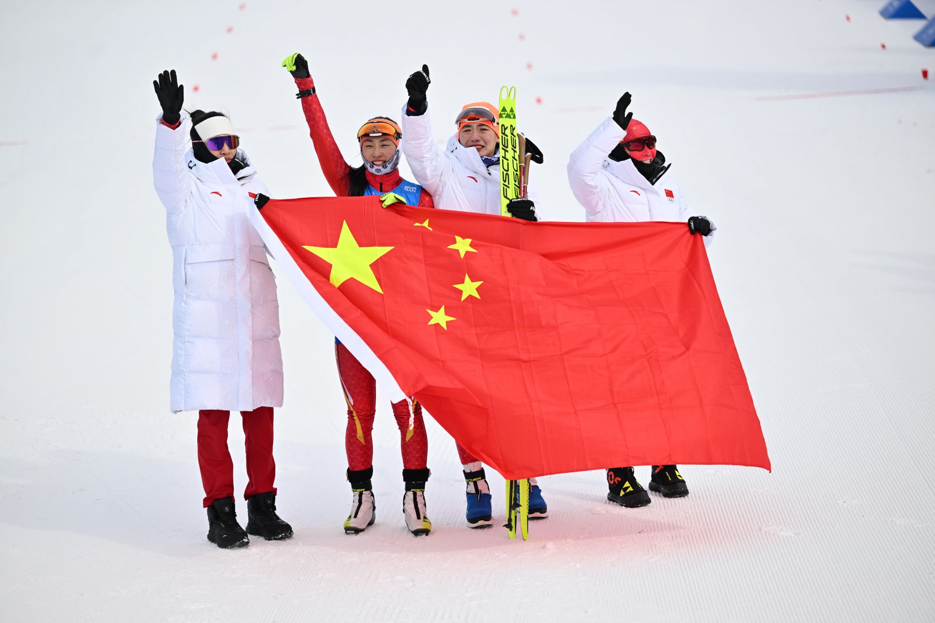 中国队表现出色，团结协作夺冠的简单介绍