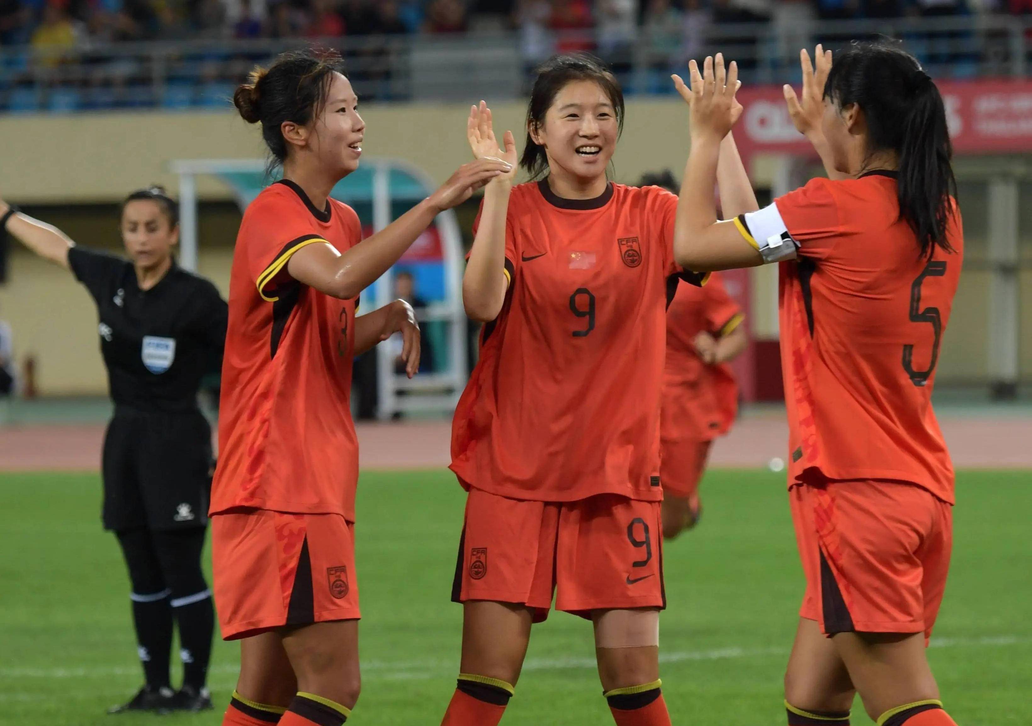 关于加拿大女足豪取五连胜，实力碾压小组对手的信息