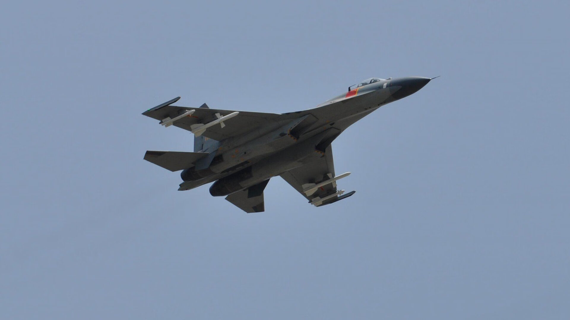 雅典坚盾与毛利战舞，莱万绝境一投击溃新西兰